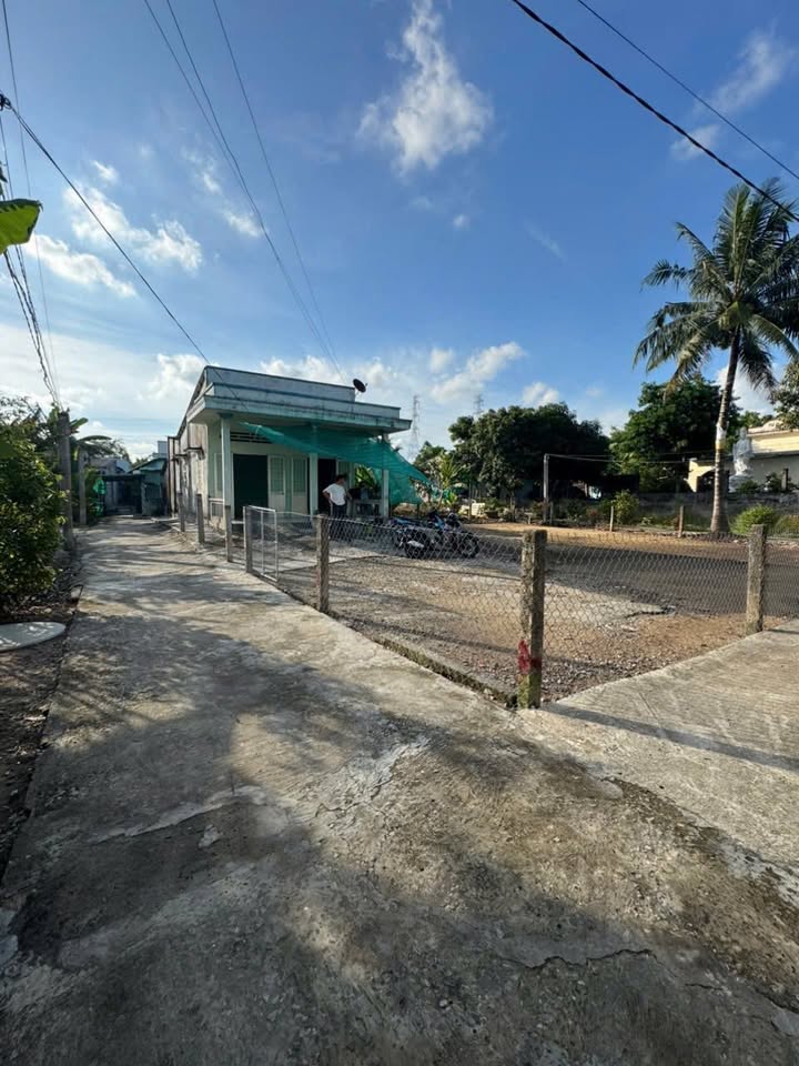 Đất thổ cư Nhựt Tảo, Bến Lức 1594m² giá 1.3 tỷ - Sổ hồng chính chủ, thương lượng ngay!