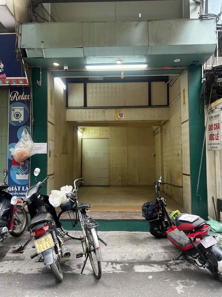 Cho thuê mặt bằng tại Đống Đa - 18m² giá 9 triệu - Vị trí đắc địa gần chợ Khâm Thiên!