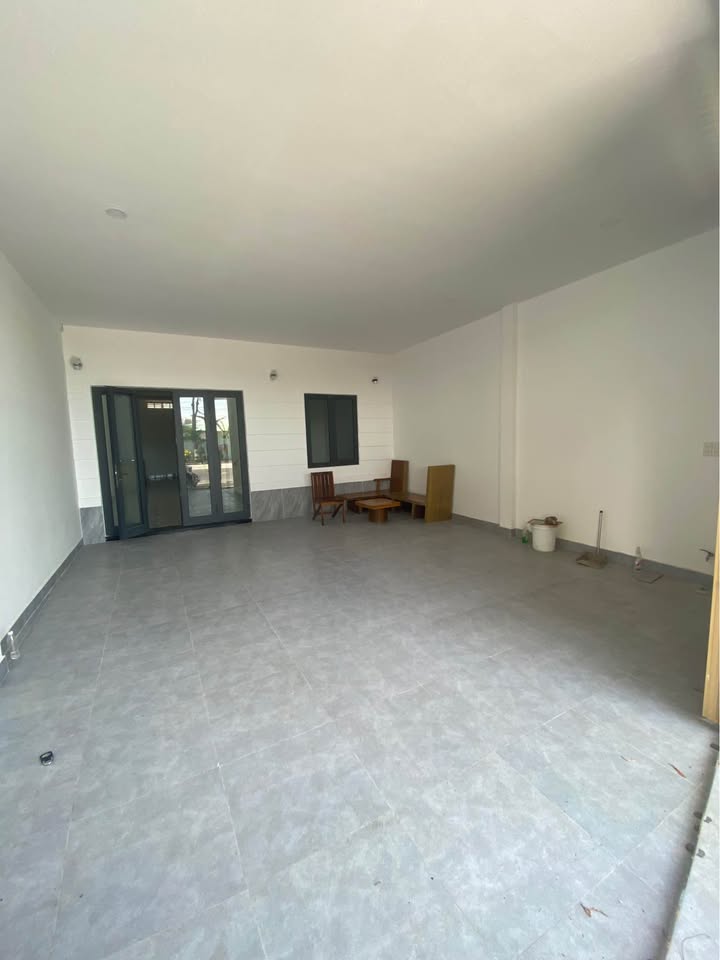 Nhà cho thuê mặt đường Phạm Văn Đồng Nha Trang 114m² giá 8 triệu - Nhà mới xây, thích hợp ở ngay!