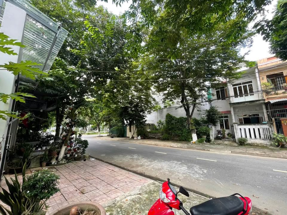 Nhà cấp 4 đường Lý Đạo Thành 100m² giá 2,9 tỷ - Vị trí đắc địa gần công viên!