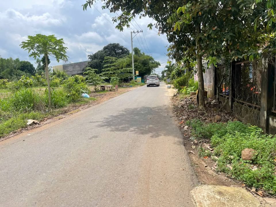 Đất thổ cư mặt tiền Tây Hòa Trung Hòa 301m² giá 1.7 tỷ - Đầu tư sinh lời ngay!