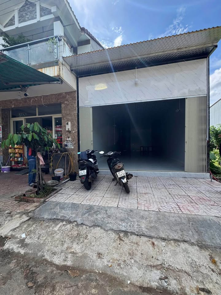 Cho thuê mặt bằng kinh doanh tại Phan Bội Châu, Buôn Ma Thuột 110m² - Giá 6.5 triệu/tháng