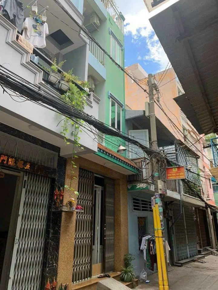 Nhà hẻm 11/5 bis Lò Siêu, Quận 11, 32m² giá 6.1 tỷ - Chính chủ cần bán gấp!