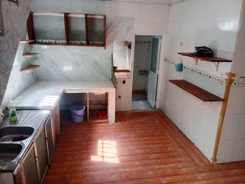 Nhà cho thuê Hóc Môn 84m² giá 4.8 triệu - Hẻm 4m, tiện nghi đầy đủ!