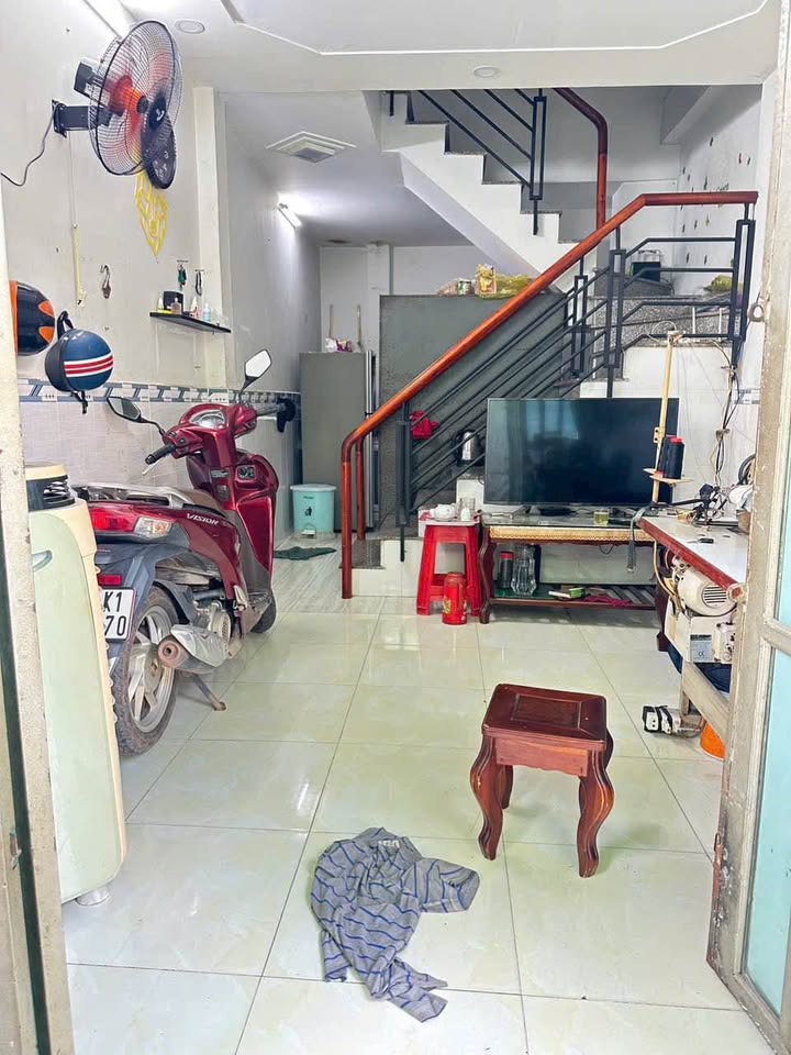 Nhà cho thuê hẻm ba gác Tân Thới Hiệp 31m² giá 4.5 triệu - Tiện nghi đầy đủ!