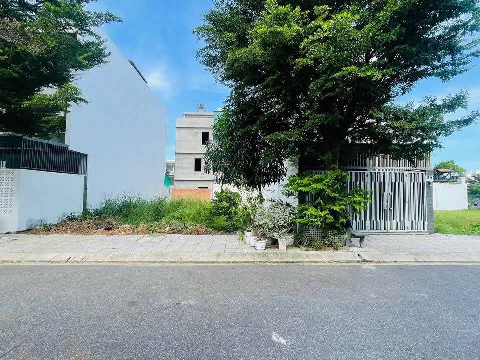 Đất nền đường số 92 Vĩnh Thái Nha Trang 100m² giá 4.8 tỷ - Sổ đỏ chính chủ, vị trí đắc địa!