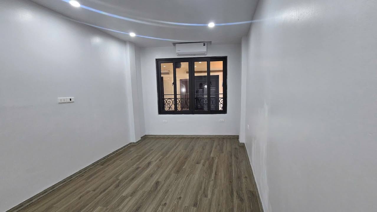 Nhà 5 tầng Tôn Đức Thắng 28m² giá 6 tỷ - Nội thất cao cấp, ngõ nông!