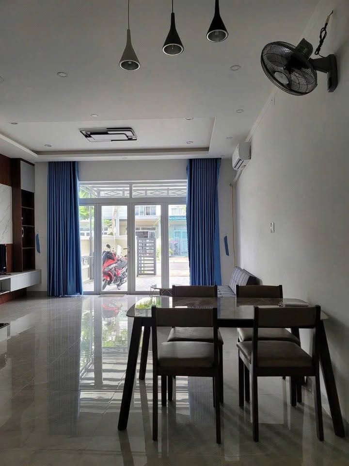 Nhà vườn Thiên Đàng 2 Ecolakes Mỹ Phước 100m² giá 12 triệu - Full nội thất, an ninh tốt!