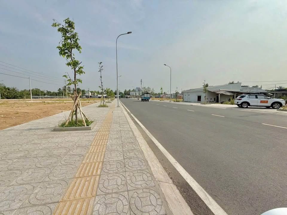 Đất nền mặt tiền đường D7, phường Trung An, Mỹ Tho, 100m² - Sổ đỏ chính chủ, giá chỉ 3 tỷ!