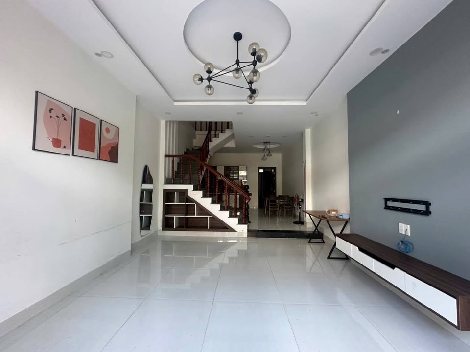 Cho thuê mặt tiền 2 tầng Nhơn Hoà 3 Đà Nẵng - Nội thất đầy đủ chỉ 11 triệu/tháng!