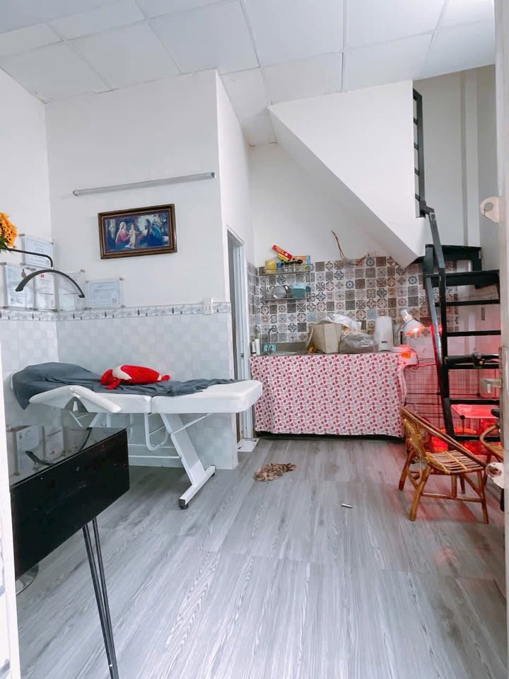 Nhà cho thuê hẻm Phú Thọ Hòa, Tân Phú 16m² giá chỉ 5 triệu - Phù hợp cho gia đình nhỏ!