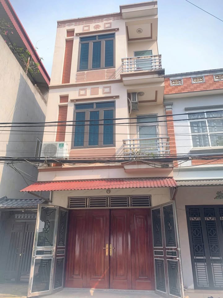 Nhà 4 tầng tại Nông Trang, Việt Trì 81.7m² giá 4 tỷ - Vị trí đẹp, tiện ích đầy đủ!