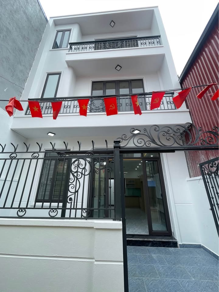 Bán nhà 3 tầng mới Hùng Vương, Kiến An 62.3m² giá 2.75 tỷ - Nhà mới đón lộc!