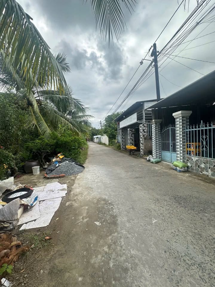 Đất đẹp tại phường Long Hòa, quận Bình Thủy, TP. Cần Thơ 304,3m² giá 2.5 tỷ - Tiềm năng sinh lời cao!