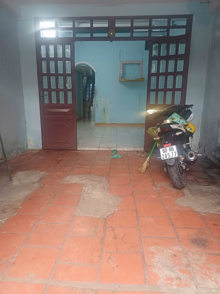 Nhà cho thuê mặt tiền Tây Sơn, quận Tân Phú, 80m² chỉ 8 triệu - Không thể bỏ lỡ!