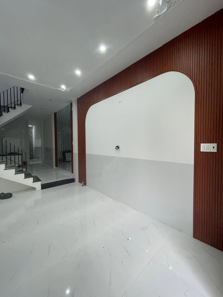 Nhà hẻm cạn đường Chế Lan Viên, Quy Nhơn 60m² giá 3.2 tỷ - Cách biển chỉ 200m!