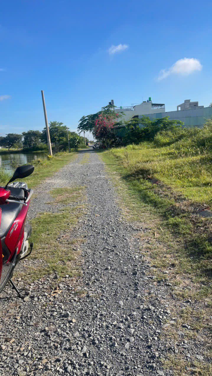 Đất nền KDC 135, Thị trấn Bến Lức 120m² giá 2.9 tỷ - Sổ hồng riêng, thương lượng!