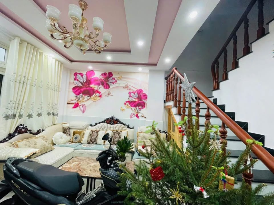 Nhà phố cho thuê KQH Nguyễn Trung Trực – Đà Lạt 5PN giá 14 triệu/tháng - Tiện nghi đầy đủ!