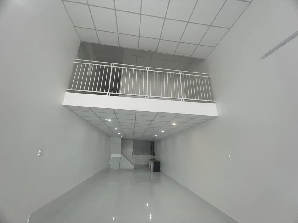 Nhà mặt tiền Đinh Tiên Hoàng Bảo Lộc 150m² giá 9 triệu - Thích hợp kinh doanh!