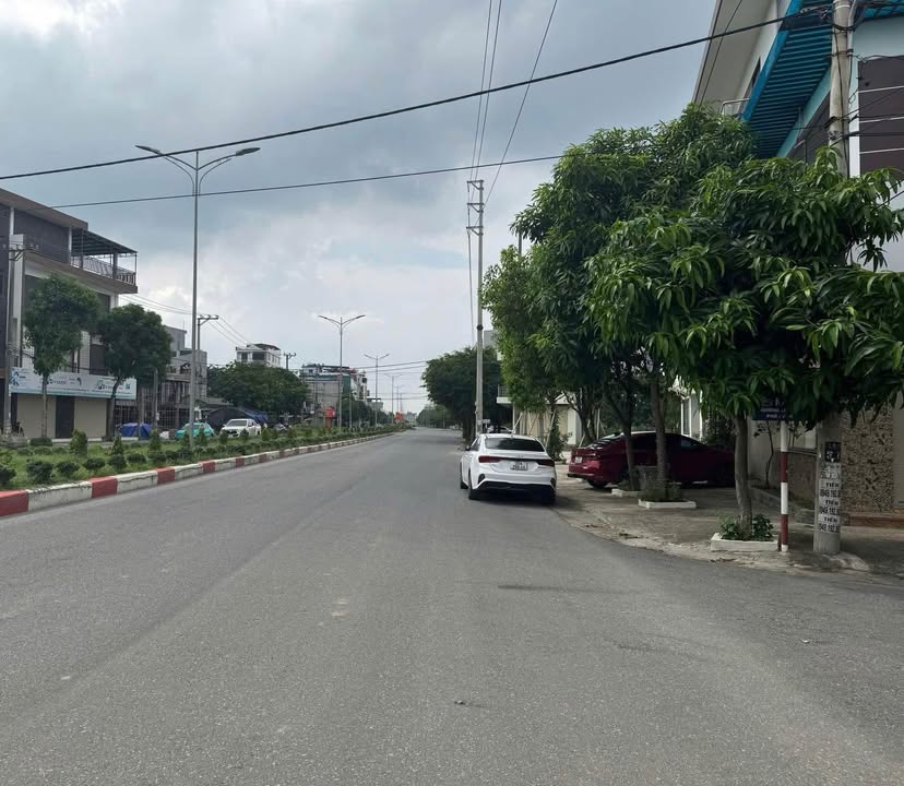 Đất nền Ninh Bình 90m² giá 5 tỷ - Vị trí đẹp, kinh doanh thuận lợi!