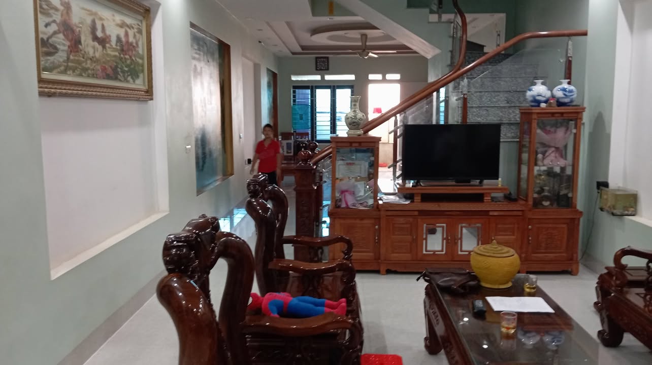 Nhà 3 tầng phường Him Lam 147m² giá 2.7 tỷ - Tiện nghi đầy đủ, gần đường lớn!