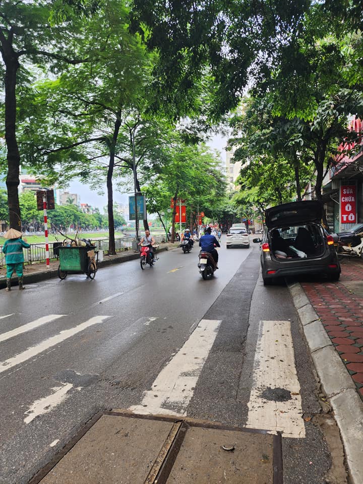 Nhà phân lô Vũ Tông Phan, Thanh Xuân 40m² giá thương lượng - Ô tô đỗ cửa, thang máy hiện đại!