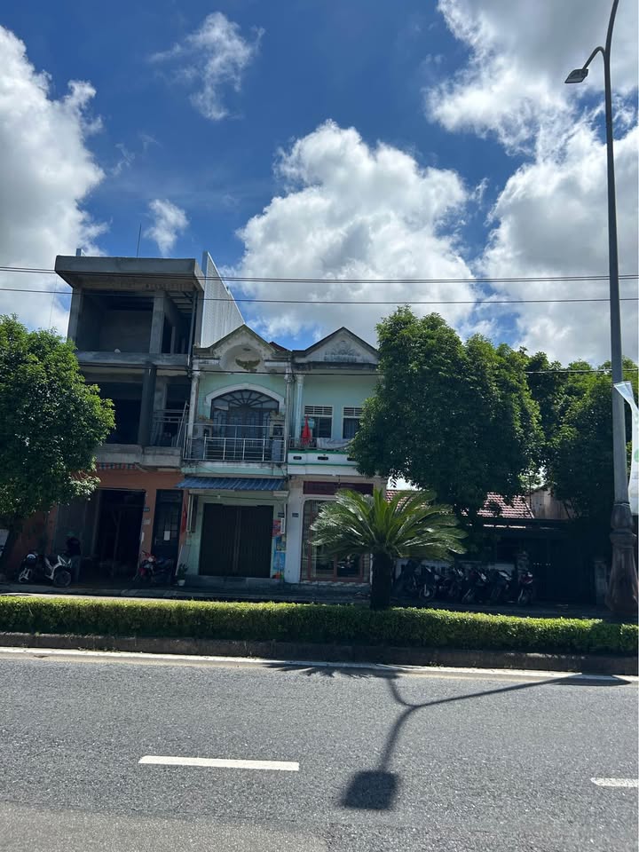 Đất kinh doanh 2 Mặt Tiền Lý Thái Tổ 147m² giá 4 tỷ - Sổ hồng chính chủ!