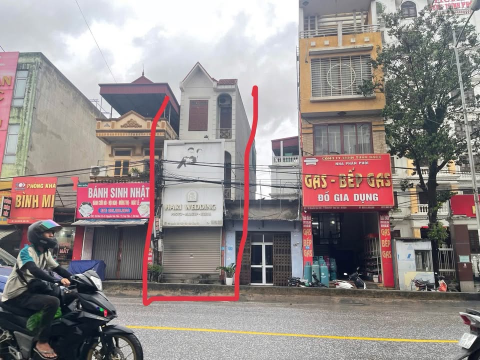 Nhà 3 tầng mặt Quốc lộ 38, phường Đồng Văn, 80m² - Kinh doanh đẳng cấp