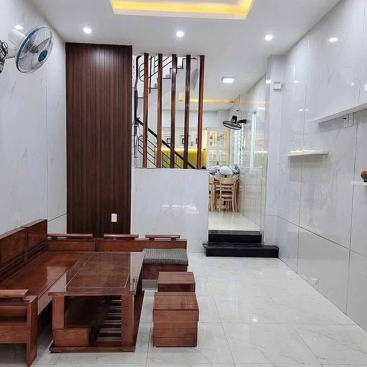 Nhà Doãn Kế Thiện 42m² giá 8 tỷ - Lô góc thiết kế hiện đại, sẵn ô chờ thang máy!