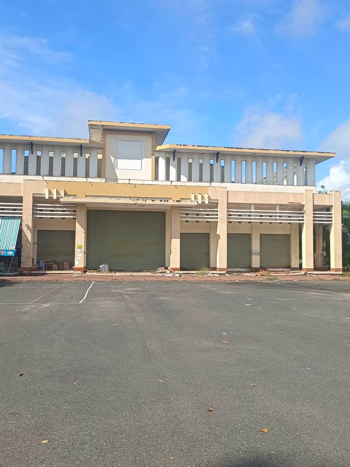 Đất nền góc 252m² tại xã Mỹ Đức, huyện Châu Phú - Giá chỉ 2.5 tỷ, thuận tiện kinh doanh!