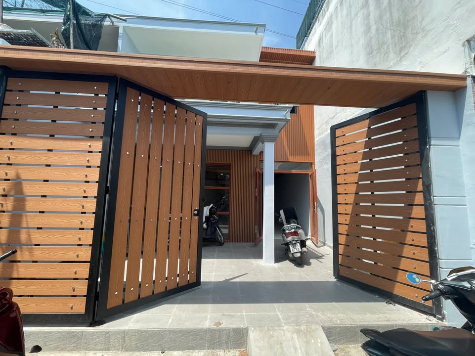 Nhà bán Hẻm xe hơi Huỳnh Tấn Phát, Quận 7 - 70m² chỉ 5 tỷ - Nhà mới, giá tốt!