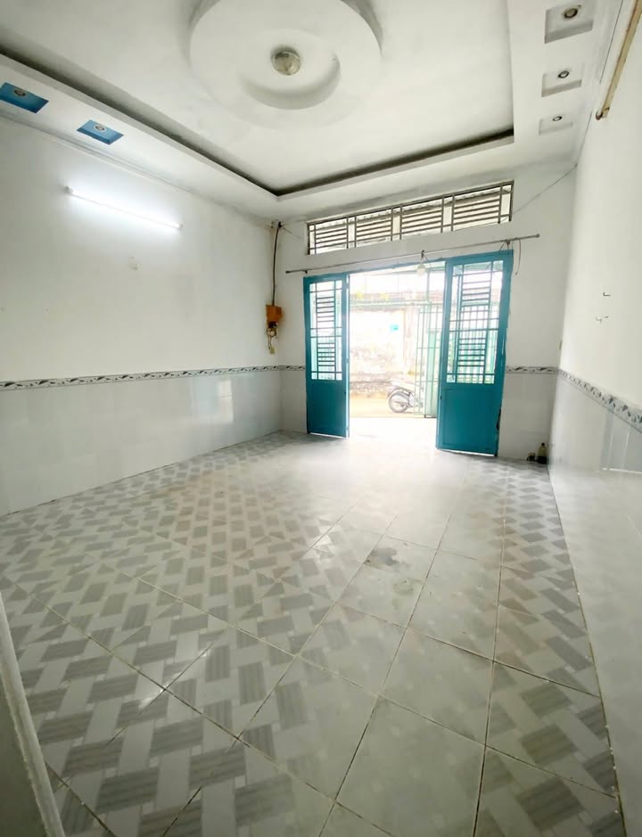 Nhà nguyên căn cho thuê tại đường Nguyễn Văn Linh, Cần Thơ 258m² - Giá chỉ 5 triệu/tháng!