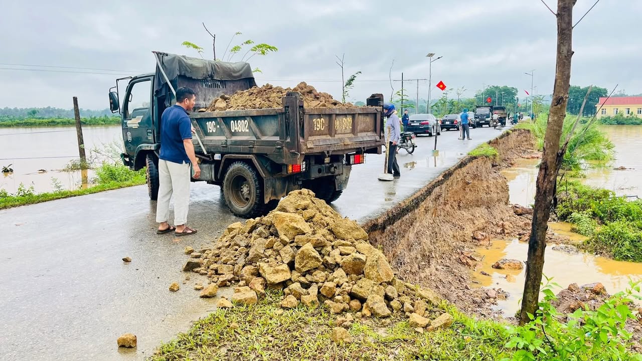 Đất mặt đường Quốc Lộ 70b, xã Yên Lập, 100m² - Kinh doanh thuận lợi!