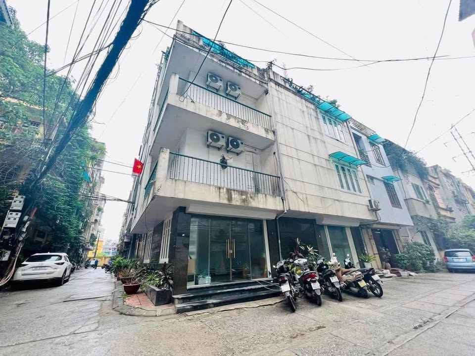 Bán gấp FrontHouse Hào Nam, Đống Đa 90m² - Kinh doanh đa dạng, 3 mặt thoáng!