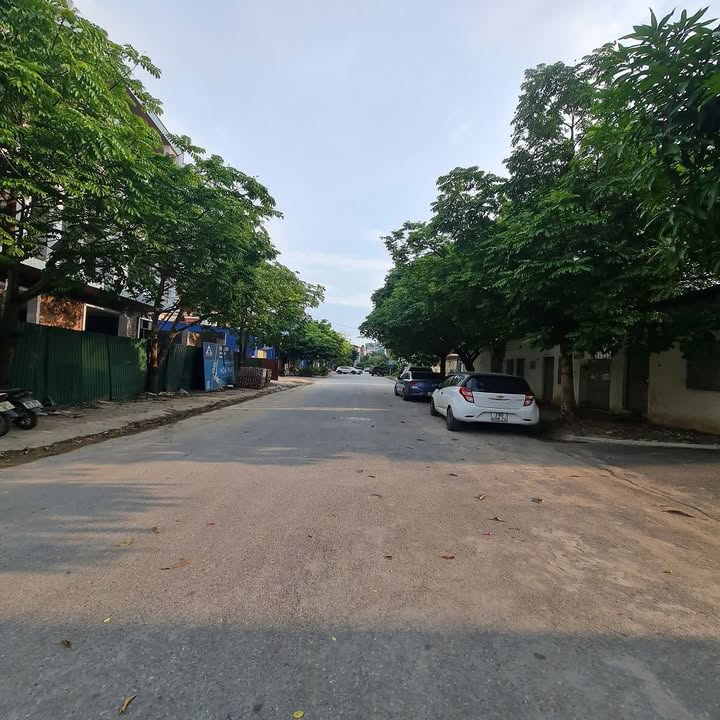 Đất lô góc 255m² Đông Dư, Gia Lâm giá chỉ 2 tỷ - Đầu tư sinh lời cao!