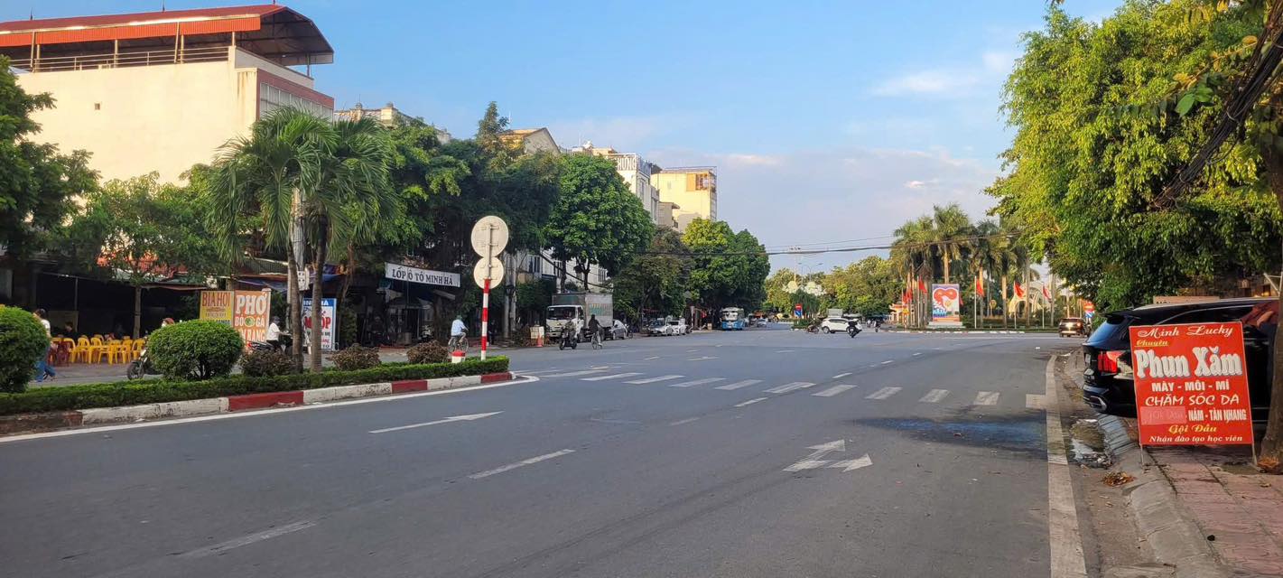 Nhà mặt phố Chùa Thông, Sơn Tây 100m² giá 8 tỷ - Kinh doanh tốt!