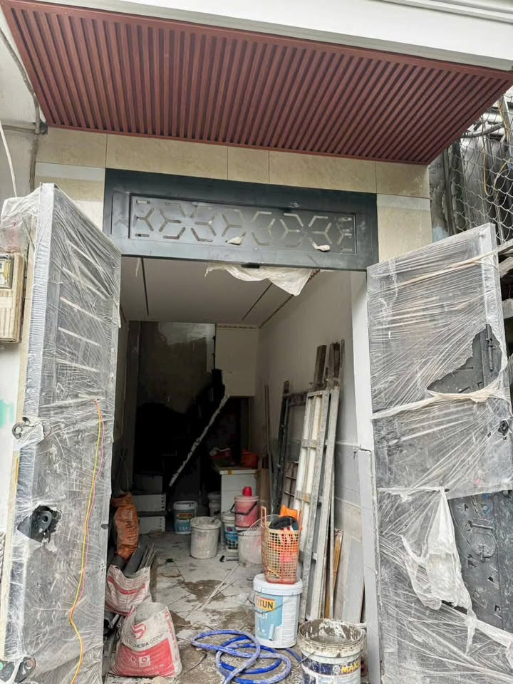 Nhà mới xây đường Số 5, Bình Hưng Hòa A, 10m² giá 1.8 tỷ - Thiết kế hiện đại, sổ hồng riêng!