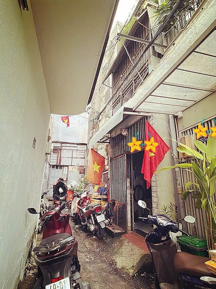 Nhà 3 tầng Linh Chiểu Thủ Đức, 22m² giá 2 tỷ - Cơ hội hiếm có!