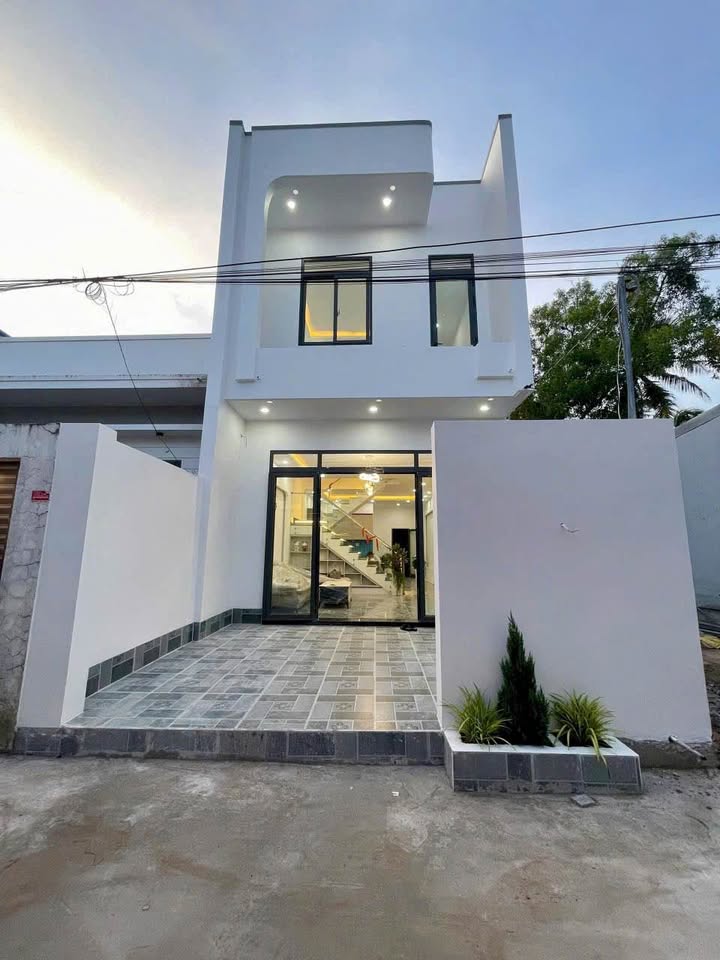 Nhà 1 trệt 1 lầu Hẻm 85 Nguyễn Cư Trinh 75m² giá 1.99 tỷ - Ô tô vào tận nhà!