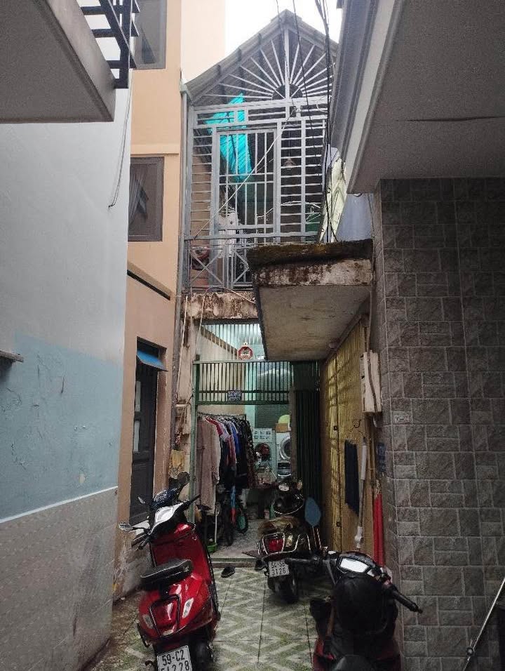 Nhà riêng Quận 7 Nguyễn Thị Thập 44m² giá 4.6 tỷ - Tiện xây mới ngay!