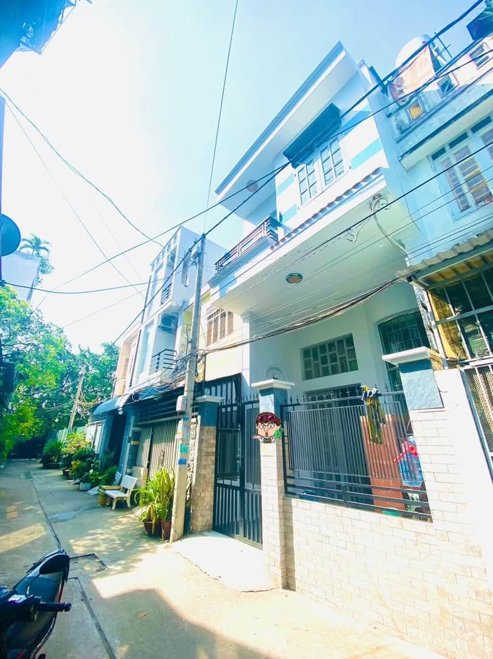 Nhà mặt tiền hẻm 4m Phú Thuận, quận 7 - Diện tích 60m², giá chỉ 5 tỷ, sổ đỏ chính chủ!