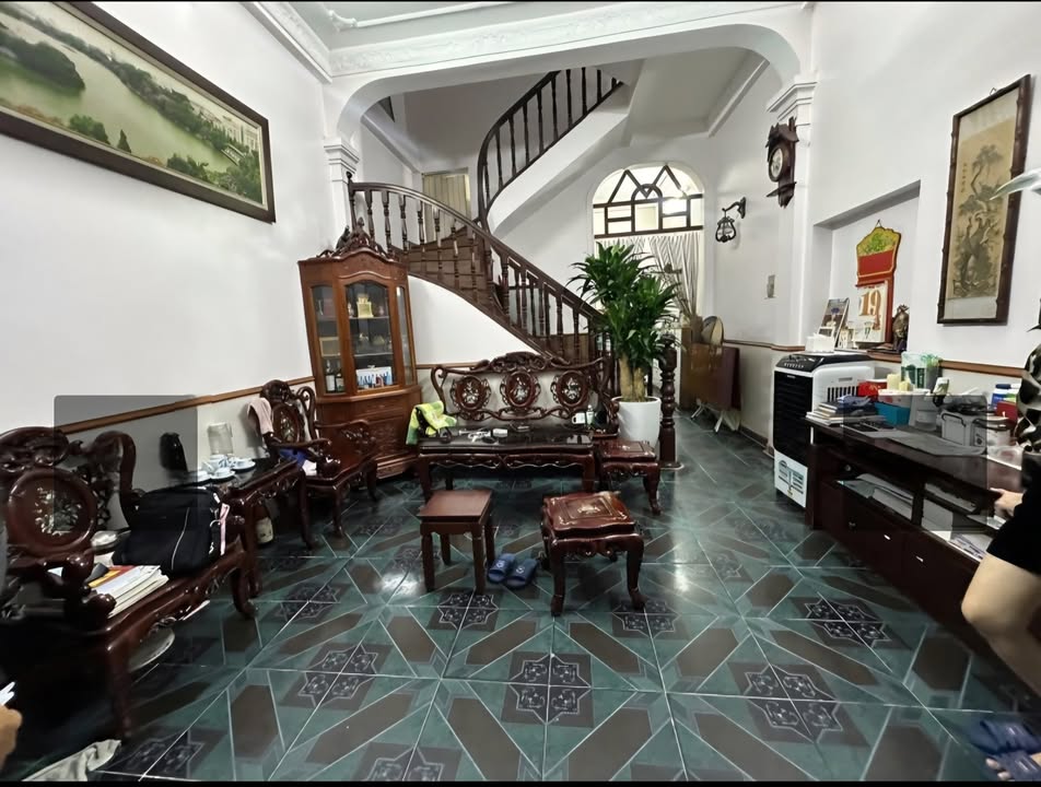 Nhà mặt ngõ Tô Vĩnh Diện 55m² giá 10.5 tỷ - Thiết kế hiện đại, thông thoáng!