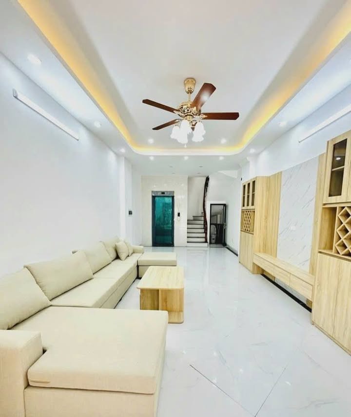 Nhà riêng 6 tầng ở Tam Hiệp 35m² giá 6 tỷ - Vị trí đắc địa gần Linh Đàm!