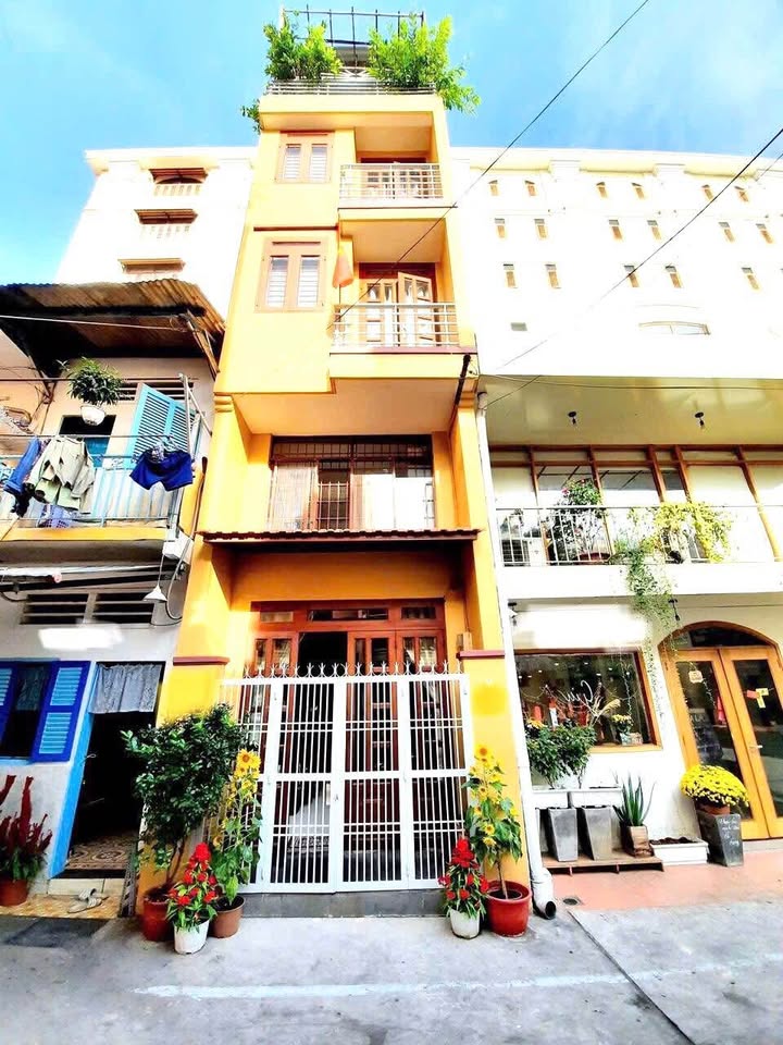 Nhà 5 tầng Bến Nghé Q1 120m² giá 6.5 tỷ - Hẻm xe hơi rộng rãi!