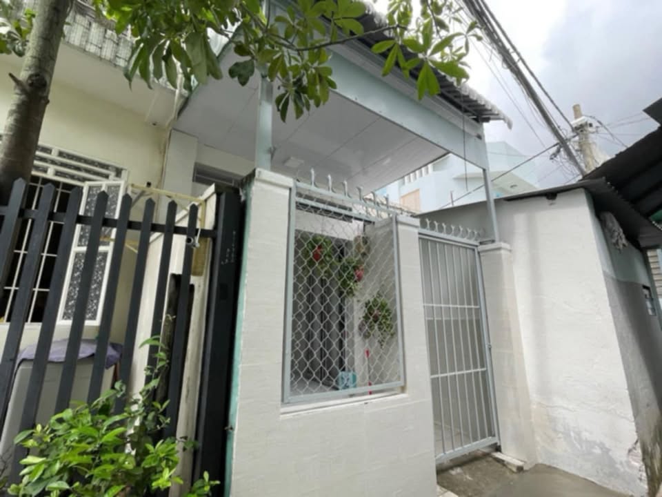 Bán nhà hẻm 2855 Huỳnh Tấn Phát, Nhà Bè, 35m² giá 2 tỷ - Chính chủ, hẻm an ninh!