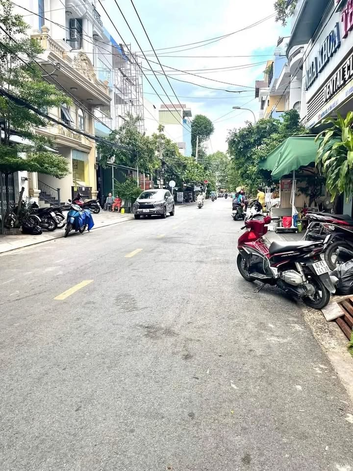 Nhà phố quận 7 58.9m² giá 4.9 tỷ - Lô góc 2 mặt tiền thông thoáng!