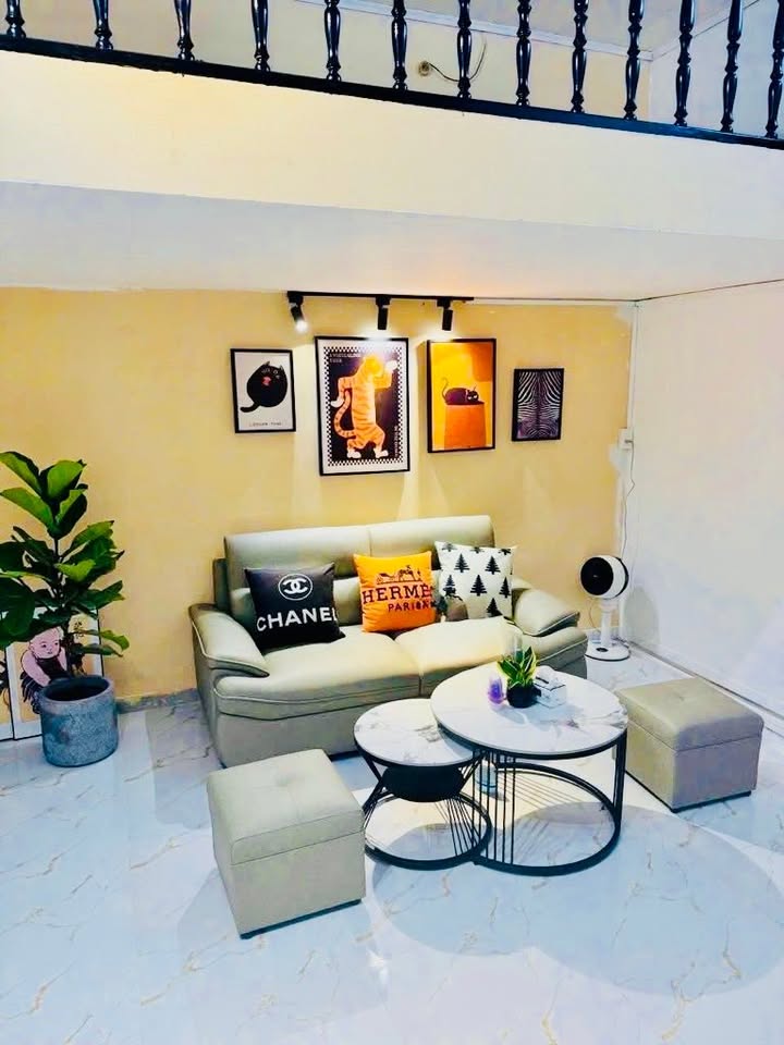 Căn hộ tập thể Lê Duẩn 55m² giá 2.2 tỷ - Không gian sống thoáng sáng, đầy đủ nội thất!