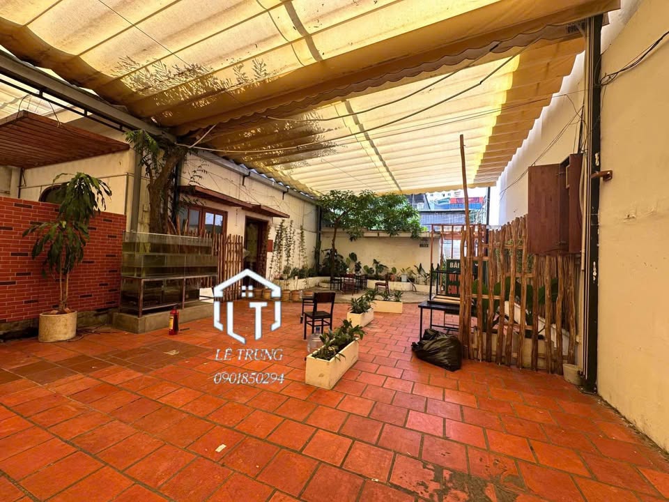 Cho thuê mặt bằng FrontHouse 225m² tại Bà Huyện Thanh Quan, Quận 3 - Vị trí đắc địa cho kinh doanh!