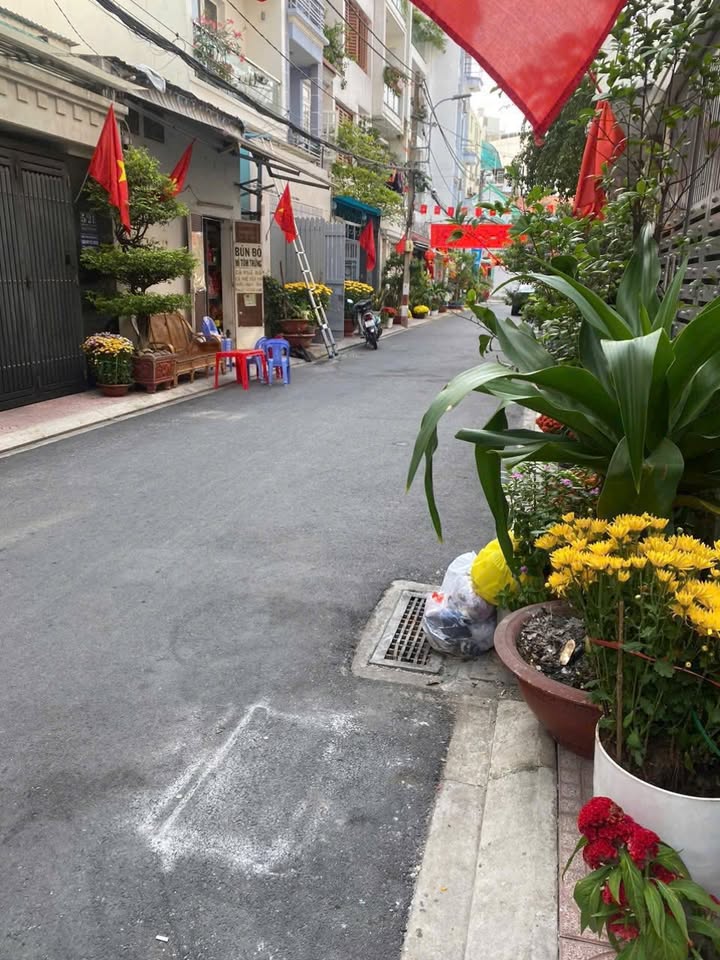 Cho thuê tòa nhà khu sân bay Phú Nhuận 13 phòng - Giá cố định 58 triệu/tháng