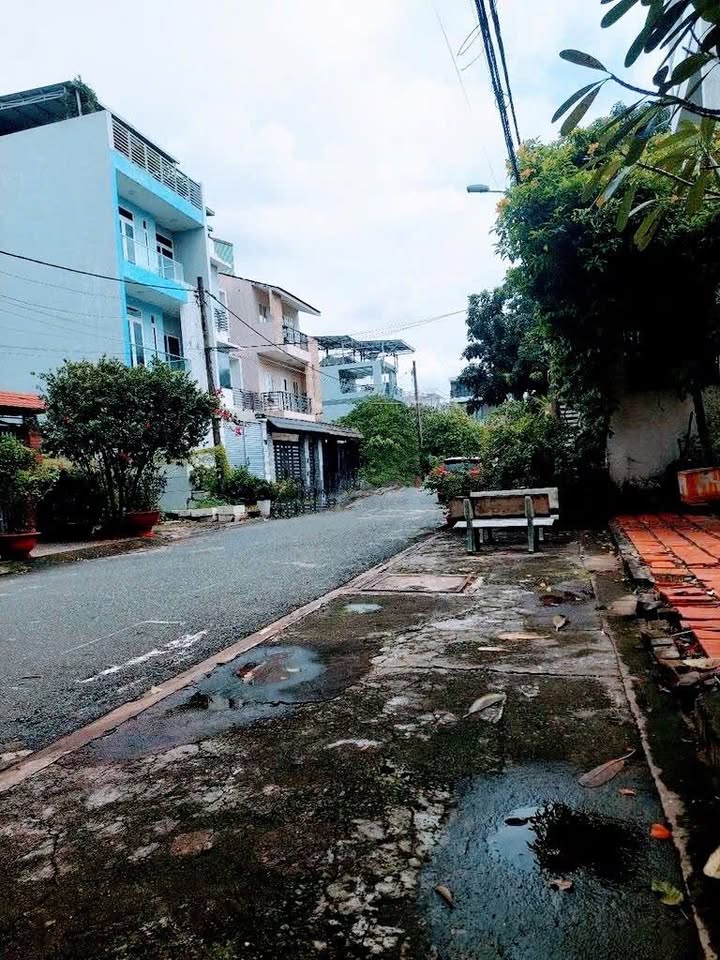 Nhà cho thuê nguyên căn 120m² tại Thủ Đức giá 29 triệu - Thích hợp làm văn phòng công ty!